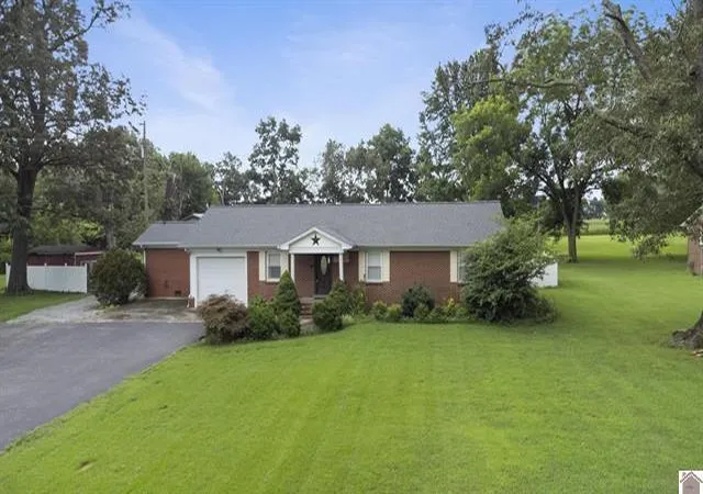 Homes for sale in Murray, KY | 3403 Kentucky 121, Murray, KY 42071 | MLS# 26016731
