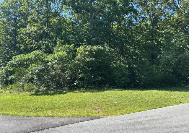 Photo 1 of Land for sale at Lot 131 Deepwood Dr, Murray, KY 42071 | MLS# 26017055 | Listing updated on 2026-10-20