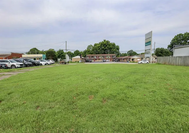 Homes for sale in Benton, KY | 00 Main St, Benton, KY 42025 | MLS# 26017419