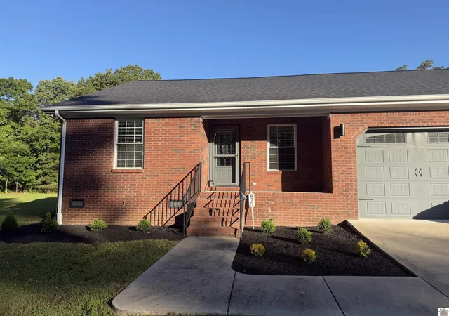 2nd image of 875 Mayfield Metropolis Rd, Paducah, KY 42001 | MLS# 26016528