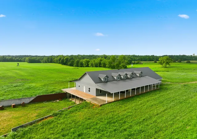 Photo 2 of House for sale at 7255 Kentucky 70, Liberty, KY 42539 | MLS# 26018393 | Listing updated on 2026-10-13
