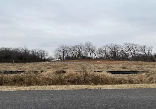 Photo 3 of Land for sale at 467 Elmdale Rd, Paducah, KY 42003 | MLS# 26016990 | Listing updated on 2026-07-28