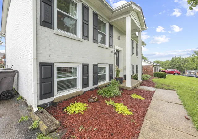 Photo 4 of Single family home for sale at 128 Cherokee Dr, Winchester, KY 40391 | MLS# 26017629 | Listing updated on 2026-10-10