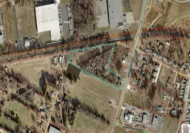 12th image of 3711 Olivet Church Rd, Paducah, KY 42001 | MLS# 26018230