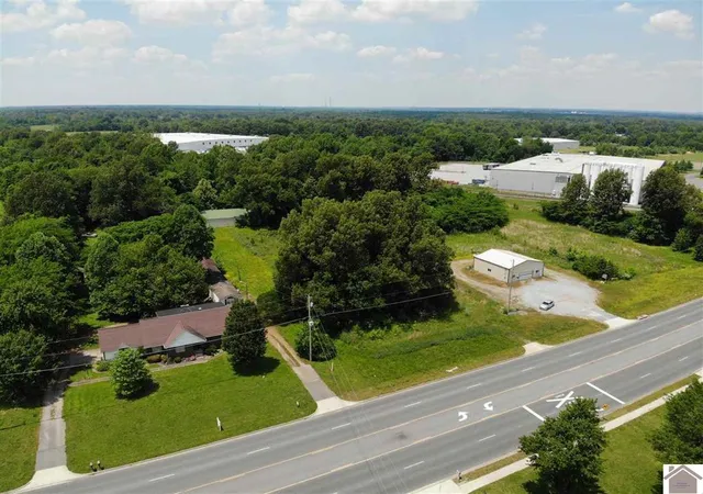 3rd image of 3711 Olivet Church Rd, Paducah, KY 42001 | MLS# 26018230