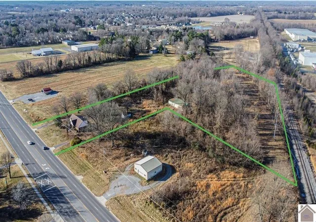 5th image of 3711 Olivet Church Rd, Paducah, KY 42001 | MLS# 26018230
