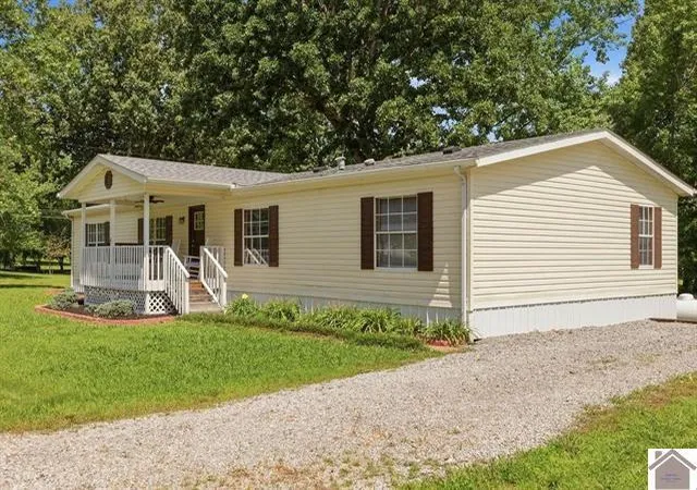 Homes for sale in Murray, KY | 18 Kenwood Dr, Murray, KY 42071 | MLS# 26016752