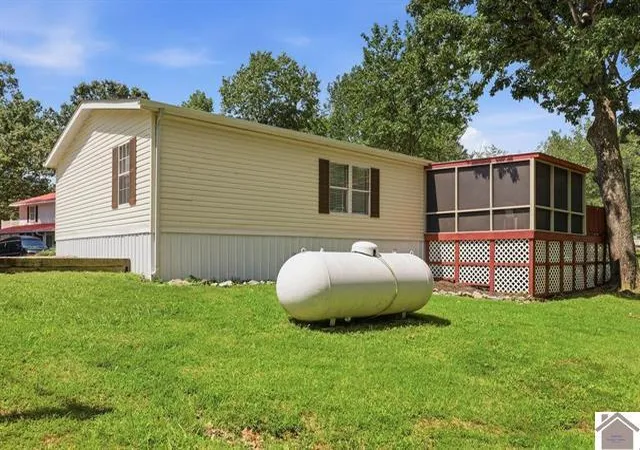 Homes for sale in Murray, KY | 18 Kenwood Dr, Murray, KY 42071 | MLS# 26016752
