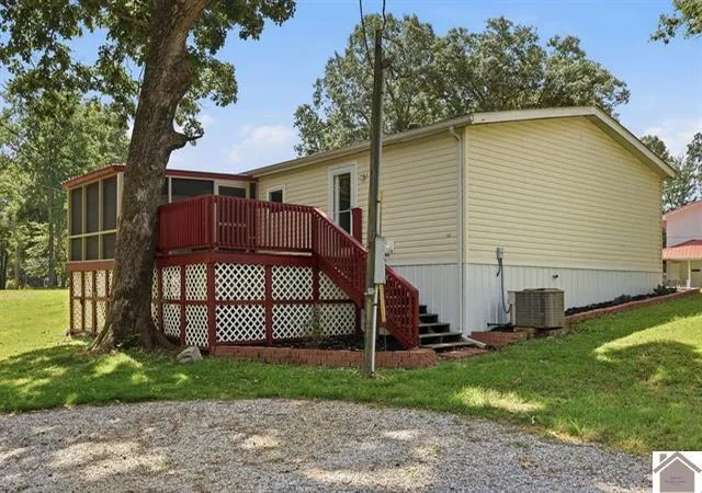 Homes for sale in Murray, KY | 18 Kenwood Dr, Murray, KY 42071 | MLS# 26016752