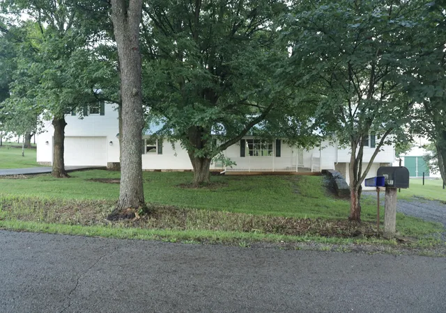 Homes for sale in Winchester, KY | 2379 Big Stoner Rd, Winchester, KY 40391 | MLS# 26016881