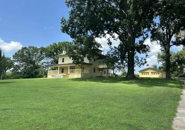Homes for sale in Princeton, KY | 427 E Market St, Princeton, KY 42445 | MLS# 26016553
