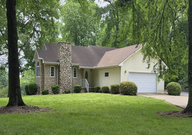 Homes for sale in Cadiz, KY | 85 Boone Dr, Cadiz, KY 42211 | MLS# 26016569