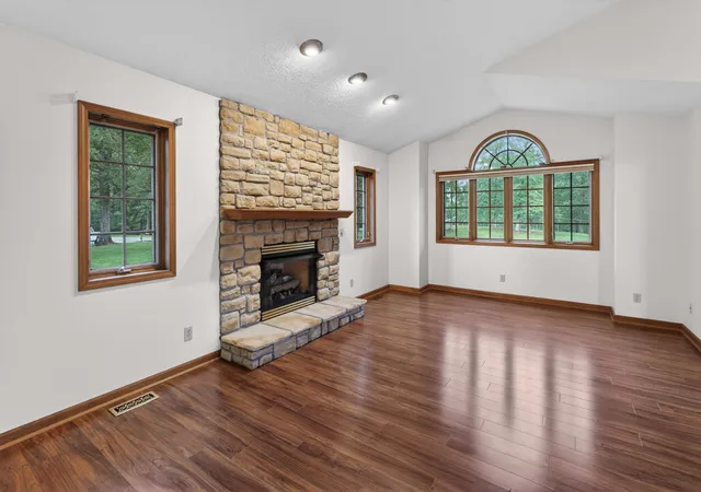 Single family home for sale at 85 Boone Dr, Cadiz, KY 42211 | MLS# 26016569