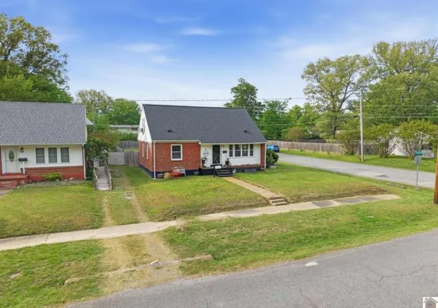 Homes for sale in Paducah, KY | 2501 Harrison St, Paducah, KY 42001 | MLS# 26017146