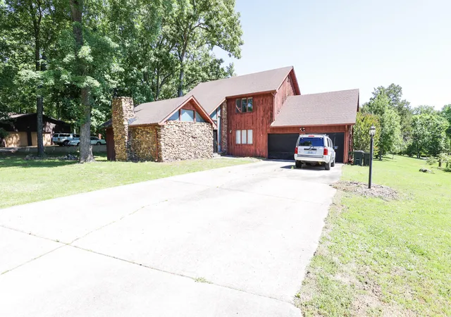 1st image of 329 Carson Wy, Paducah, KY 42003 | MLS# 26017463