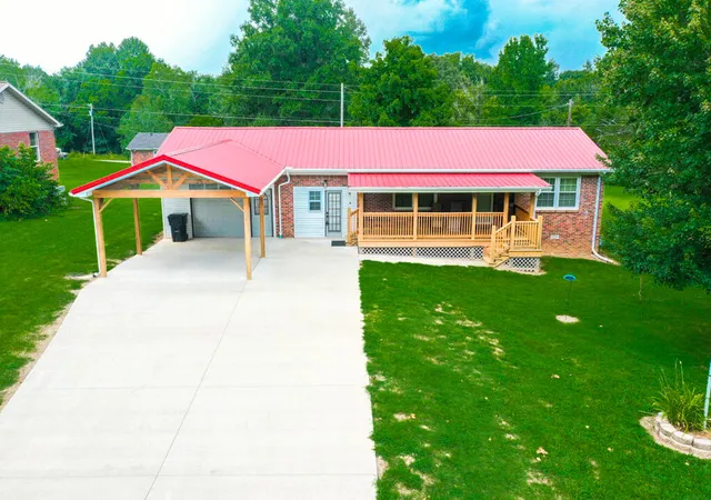 Homes for sale in Cadiz, KY | 145 Wharton Rd, Cadiz, KY 42211 | MLS# 26016566