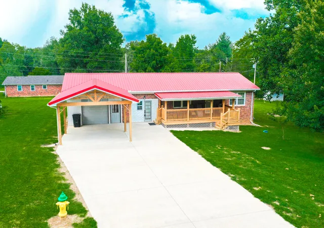 Homes for sale in Cadiz, KY | 145 Wharton Rd, Cadiz, KY 42211 | MLS# 26016566