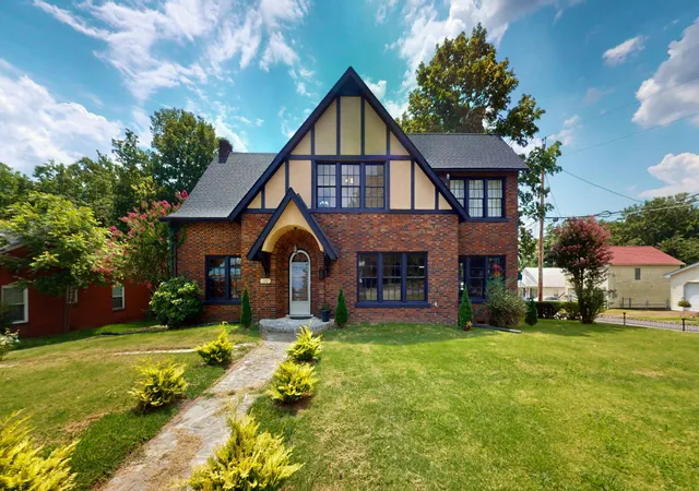 1st image of 1007 Poplar St, Murray, KY 42071 | MLS# 26016734
