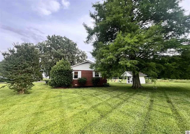 Homes for sale in Murray, KY | 5483 Kentucky 121, Murray, KY 42071 | MLS# 26016578