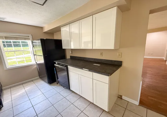 Photo 3 of Single family home for sale at 118 Langdon St, Somerset, KY 42501 | MLS# 26016607 | Listing updated on 2026-10-03