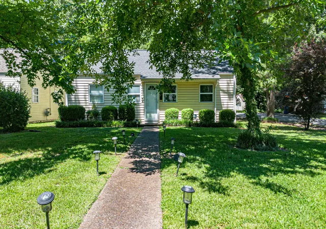 Homes for sale in Paducah, KY | 755 N 26th St, Paducah, KY 42001 | MLS# 26017132