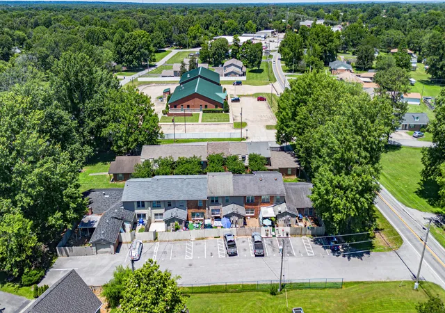 Homes for sale in Paducah, KY | 6235 Benton Rd #4, Paducah, KY 42003 | MLS# 26017125