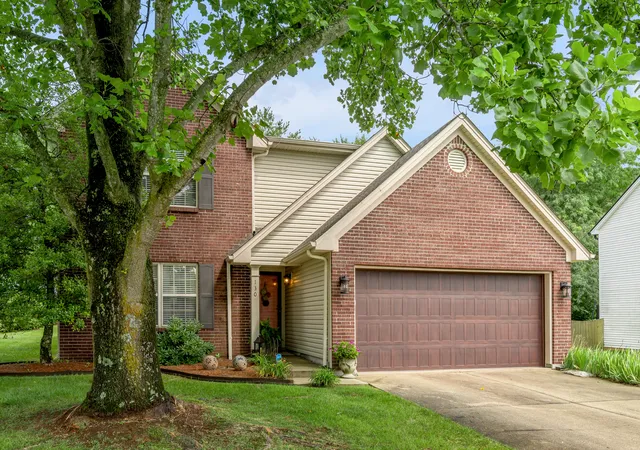 Photo 3 of Sale Pending at 130 Carriage Ln, Midway, KY 40347 | MLS# 26017279 | Listing updated on 2026-09-22