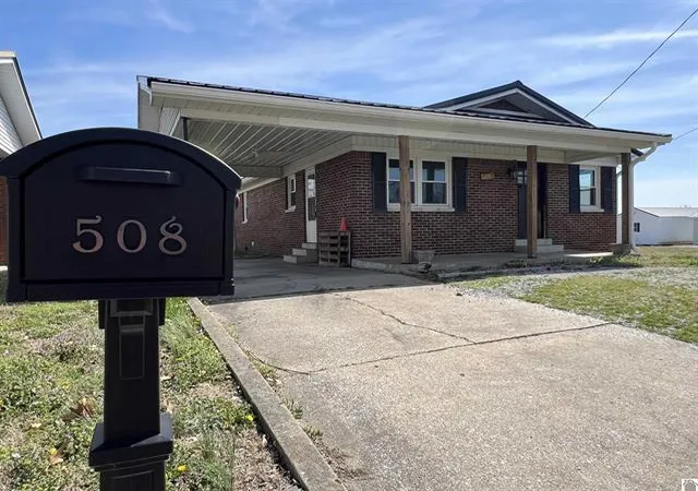 Homes for sale in Dawson Springs, KY | 508 E Walnut St, Dawson Springs, KY 42408 | MLS# 26017252