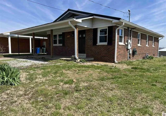 Homes for sale in Dawson Springs, KY | 508 E Walnut St, Dawson Springs, KY 42408 | MLS# 26017252
