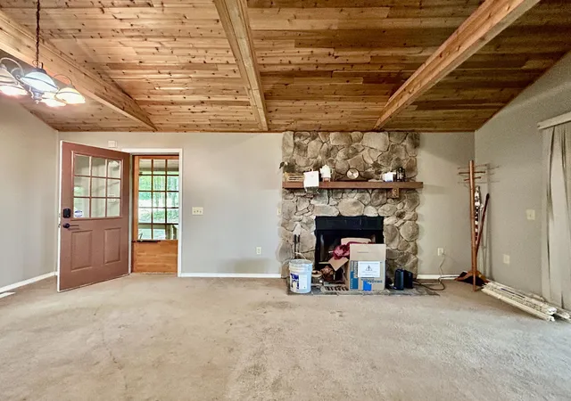 Photo 3 of Single family home for sale at 302 Lakeview Ave, Burnside, KY 42519 | MLS# 26016668 | Listing updated on 2026-10-14