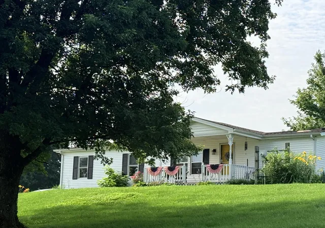 Homes for sale in Eminence, KY | 893 Herndon Ln, Eminence, KY 40019 | MLS# 26016634