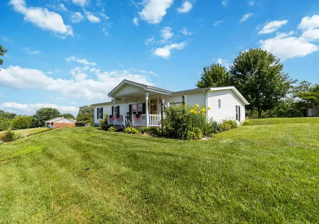 Homes for sale in Eminence, KY | 893 Herndon Ln, Eminence, KY 40019 | MLS# 26016634