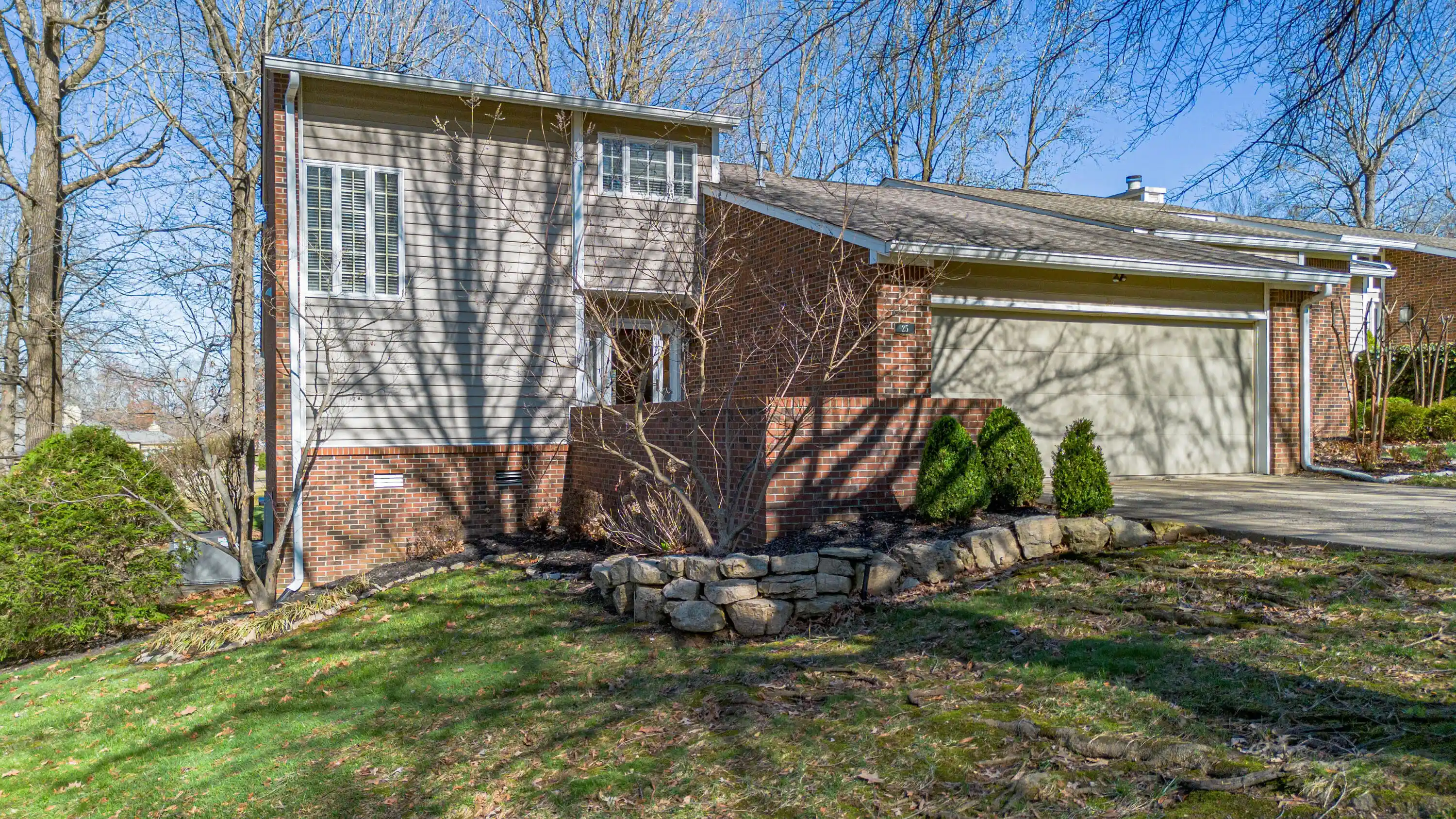 Listing Photo 1 - Condo for sale in 25 Mdw Links Dr located at 25 Mdw Links Dr, Paducah, KY 42001 - Unit 25 Meadow Links Dr