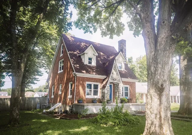 Homes for sale in Lawrenceburg, KY | 615 N Main St, Lawrenceburg, KY 40342 | MLS# 26016656