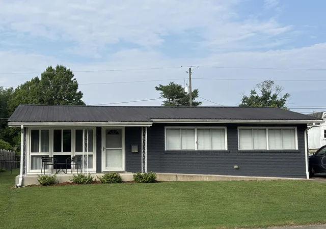 Homes for sale in Frankfort, KY | 114 Oaklawn Dr, Frankfort, KY 40601 | MLS# 26016667
