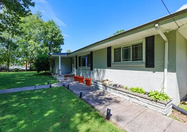 2nd image of 1450 H C Mathis Dr, Paducah, KY 42001 | MLS# 26017489