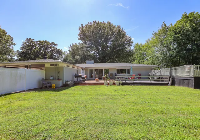 3rd image of 1450 H C Mathis Dr, Paducah, KY 42001 | MLS# 26017489