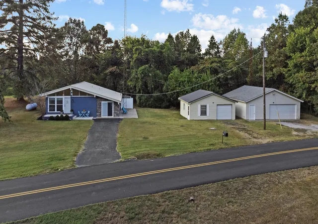 Homes for sale in Benton, KY | 2744 Lakeview Church Rd, Benton, KY 42025 | MLS# 26017685