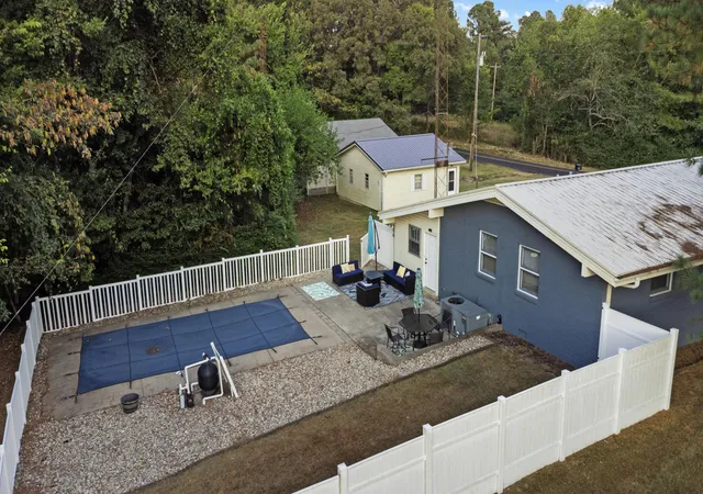 Homes for sale in Benton, KY | 2744 Lakeview Church Rd, Benton, KY 42025 | MLS# 26017685