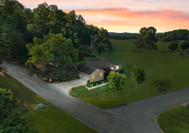 Homes for sale in Somerset, KY | 871 Woods Edge Dr, Somerset, KY 42503 | MLS# 26016741