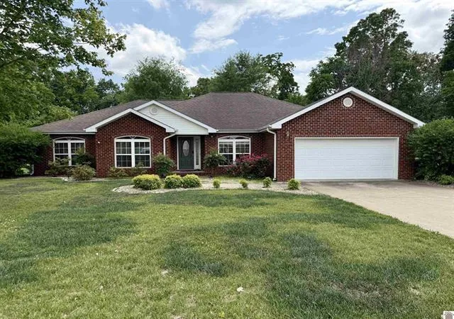 Homes for sale in Murray, KY | 2225 Traci Dr, Murray, KY 42071 | MLS# 26017077