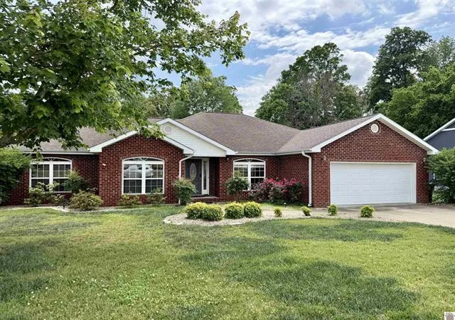 Homes for sale in Murray, KY | 2225 Traci Dr, Murray, KY 42071 | MLS# 26017077