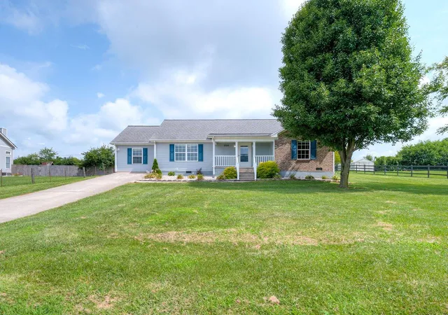 Homes for sale in Frankfort, KY | 108 Pendleton Ln, Frankfort, KY 40601 | MLS# 26016694