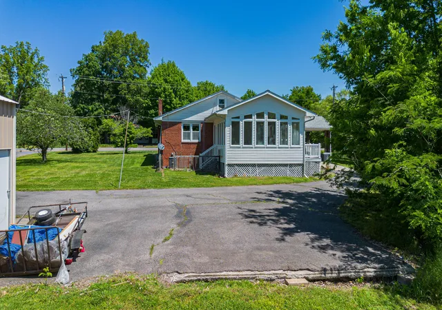Photo 4 of Single family home for sale at 445 Lee St, Wickliffe, KY 42087 | MLS# 26020466 | Listing updated on 2026-07-31