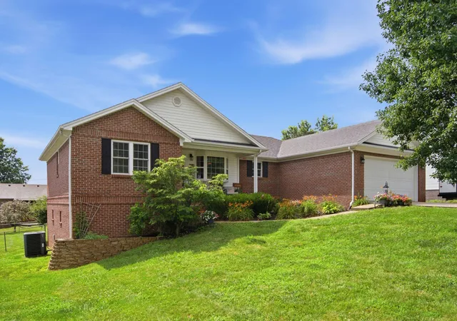Homes for sale in Harrodsburg, KY | 412 Pope Ave, Harrodsburg, KY 40330 | MLS# 26017541