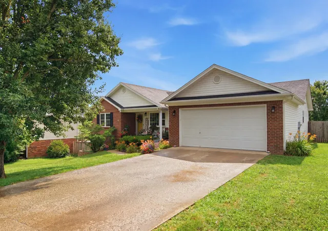 Homes for sale in Harrodsburg, KY | 412 Pope Ave, Harrodsburg, KY 40330 | MLS# 26017541