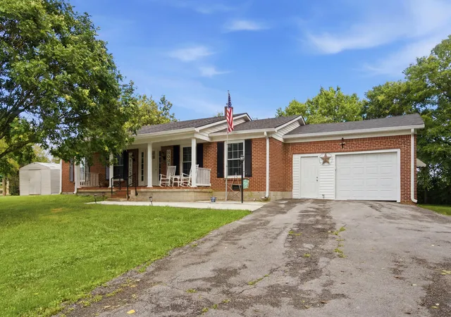 Homes for sale in Harrodsburg, KY | 232 Mccrosky Pike, Harrodsburg, KY 40330 | MLS# 26017536