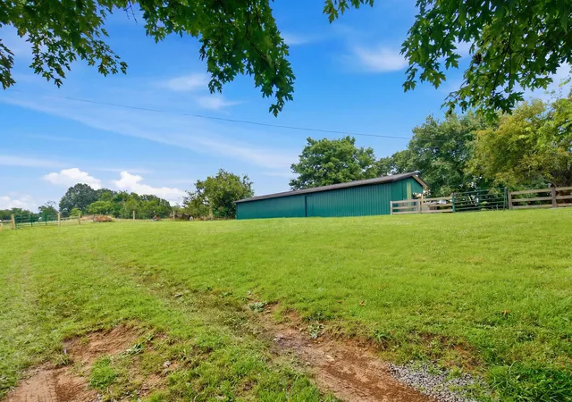 Homes for sale in Harrodsburg, KY | 232 Mccrosky Pike, Harrodsburg, KY 40330 | MLS# 26017536