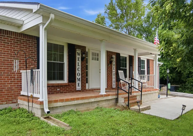 Homes for sale in Harrodsburg, KY | 232 Mccrosky Pike, Harrodsburg, KY 40330 | MLS# 26017536