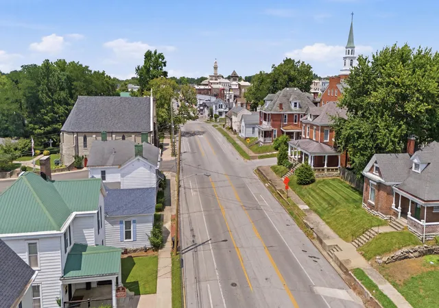 Homes for sale in Georgetown, KY | 303 S Broadway St, Georgetown, KY 40324 | MLS# 26017123